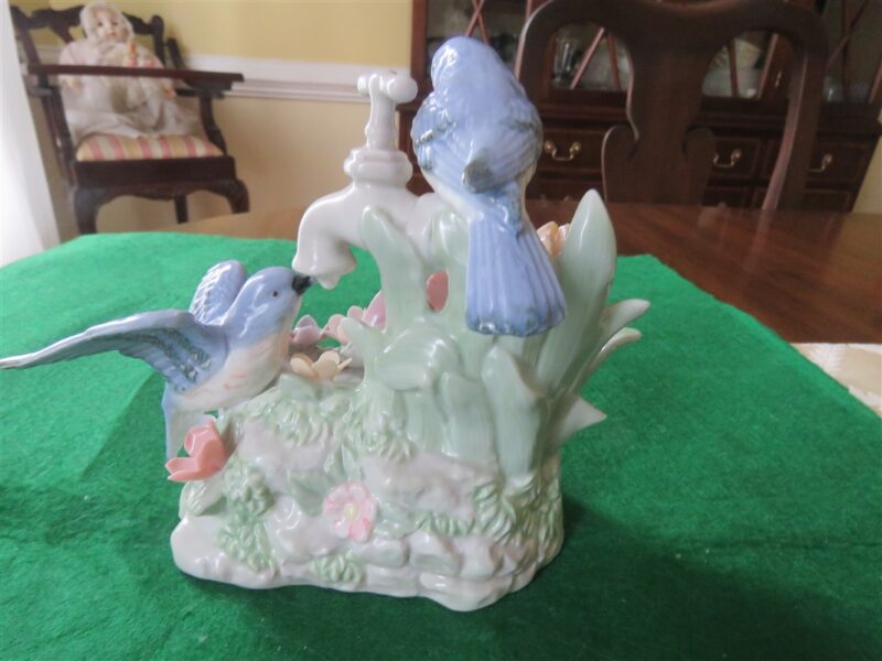 Porcelain Blue Bird Music Box 3