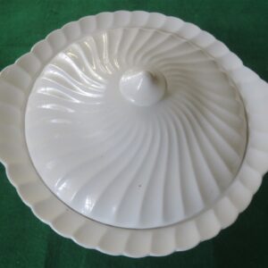 Regency Round Covered Vegetable Bowl, Johnson Brothers Lid included. 2