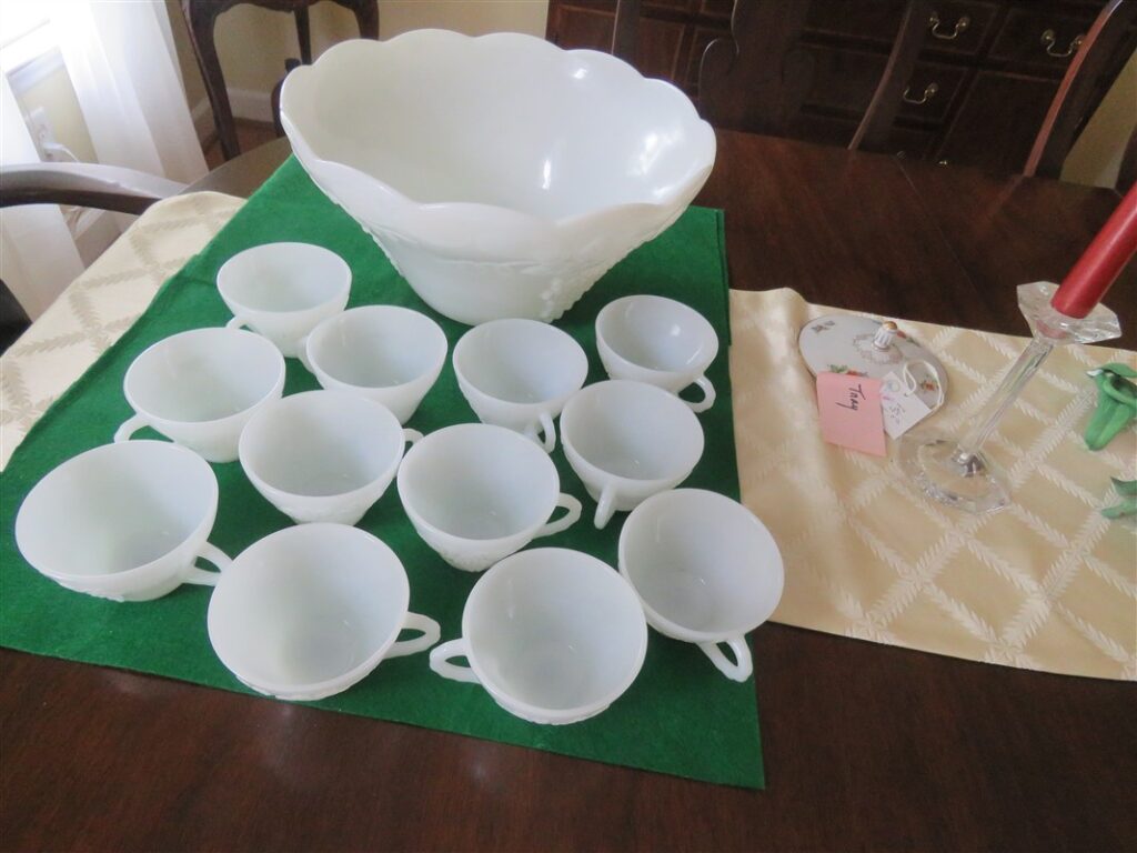 Milk Glass Punch Bowl Harvest Grape Pattern Anchor Hocking 2