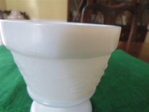 VINTAGE Milk Glass. Anchor Hocking Harvest Grape Pattern 2