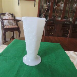 White Octagonal Pedestal Milk Glass Vase Grapes Leaves Anchor Hocking 1