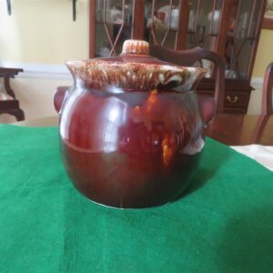 Hull USA Brown Bean Pot Cookie Jar 1