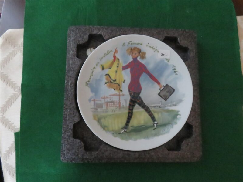 Collector Plate Henri d'Arceau Limoges Porcelaine Lesfemmes du Siecle Francoise in Trousers 1960 a6