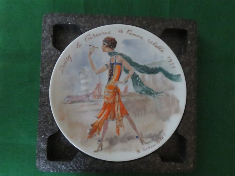 Collector Plate Henri d'Arceau Limoges Porcelaine Lesfemmes du Siecle 7