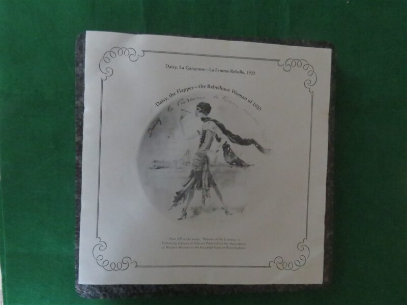 Collector Plate Henri d'Arceau Limoges Porcelaine Lesfemmes du Siecle 8