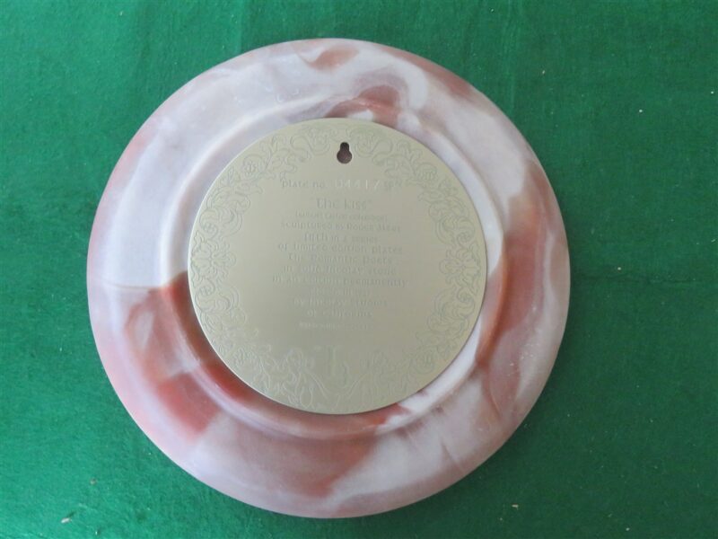 Decorative Plate The Kiss 3