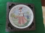 Collector Plate Henri d’Arceau-Limoges New Look Feminity Recovered 7