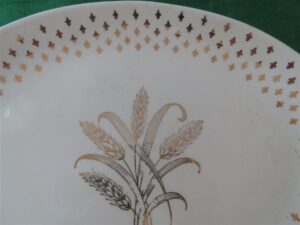 Vintage 50's Homer Laughlin Golden Wheat & Fleur De Lis Vintage Platter 22K Gold Harvest pattern. 2