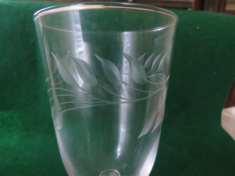 Pedestal Stem Crystal Water Glass 3