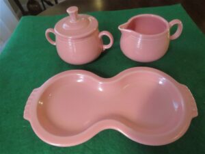 Fiestaware Pink Lided Sugar and Creamer w/Tray 4