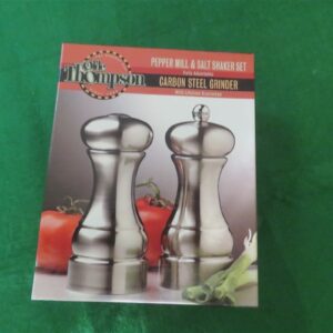 Olde Thompson Pepper Mill and Salt Shaker Set 1