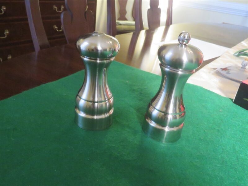 Olde Thompson Pepper Mill and Salt Shaker Set 4