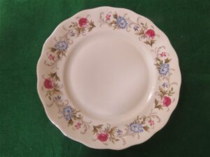 Favolina-Karolina Dinner Plate Marjorie Pattern 1