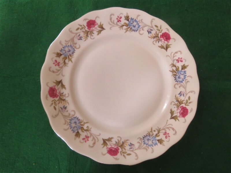 Favolina-Karolina Dinner Plate Marjorie Pattern 1
