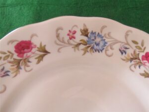 Favolina-Karolina Dinner Plate Marjorie Pattern 2