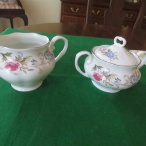 Favolina-Karolina Creamer & Sugar Bowl with Lid Marjorie Pattern 2