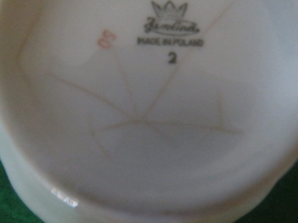 Favolina-Karolina Sugar Bowl with Lid Marjorie Pattern 11