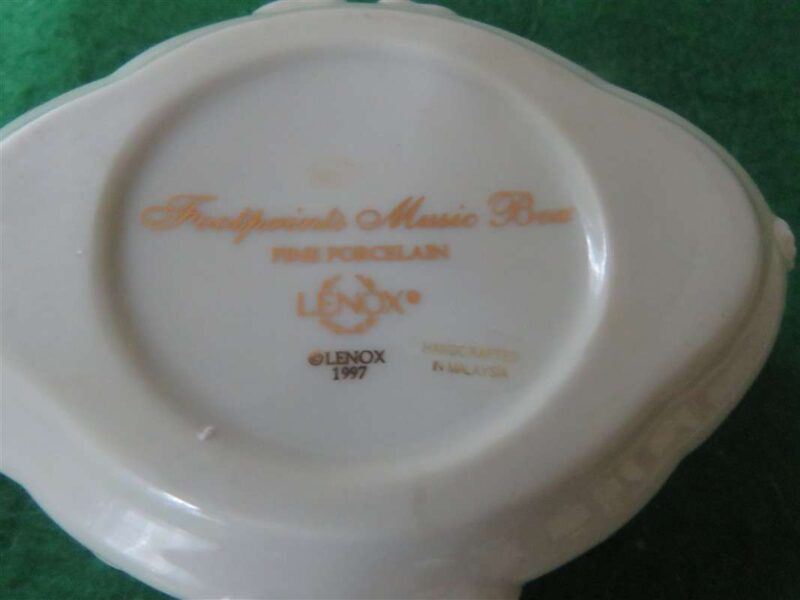 Lenox Footprints Music Box 5