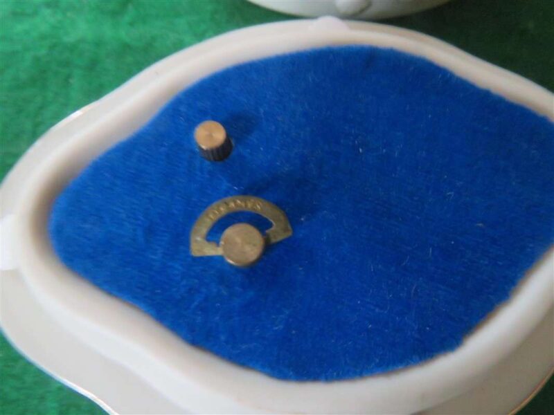 Lenox Footprints Music Box 6