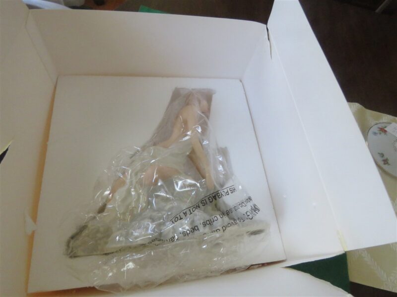 Lenox Sculpture Daybreak Woman At The Pond 8