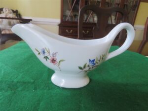 Cordon Bleu BIA Vintage Footed Gravy Boat Freda Collection 1