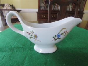 Cordon Bleu BIA Vintage Footed Gravy Boat Freda Collection 2