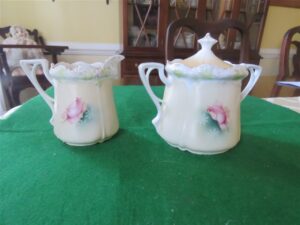 Creamer & Sugar Bowl w/Lid Floral Pattern 1