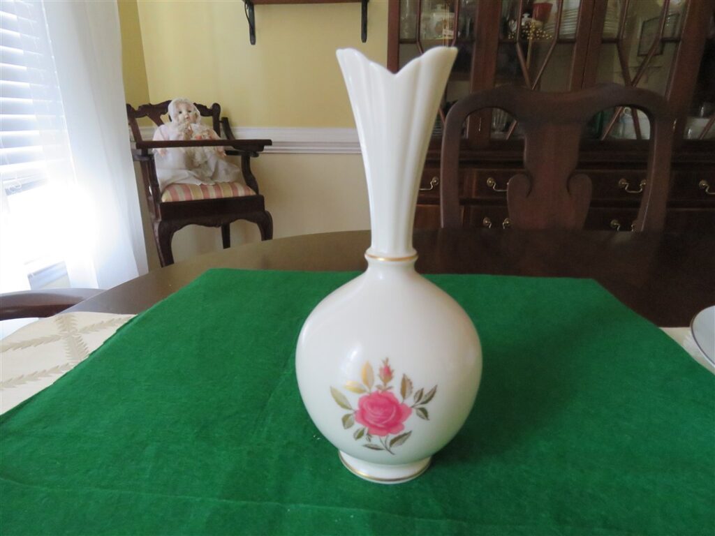 Lenox bud vase 1