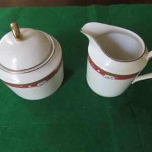 Oscar De La Renta Creamer & Sugar Bowl Chateau Rose 2