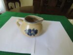 Pfaltzgraff Folk Art USA Blue Tan Gravy Boat. 2