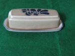 101121L1 (1067 x 800) Covered Butter Dish Folk Art by Pfaltzgraff USA Blue Tan 1980-1989 Stoneware 1