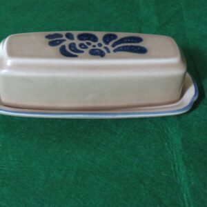 Covered Butter Dish Folk Art by Pfaltzgraff USA Blue Tan 1980-1989 Stoneware 1