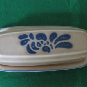 Covered Butter Dish Folk Art by Pfaltzgraff USA Blue Tan 1980-1989 Stoneware 2