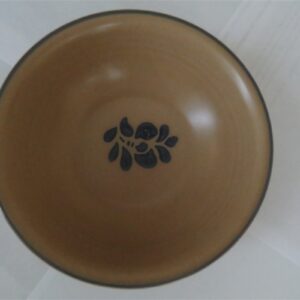 Pfaltzgraff Folk Art Cereal / Soup Bowl USA Blue and Tan Stoneware Pattern 2