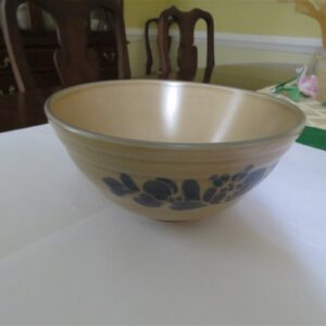 Pfaltzgraff Folk Art Mixing Bowl USA Blue Tan 458. a