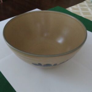 Pfaltzgraff Folk Art 10 Inch Bowl USA Blue Tan 460 a