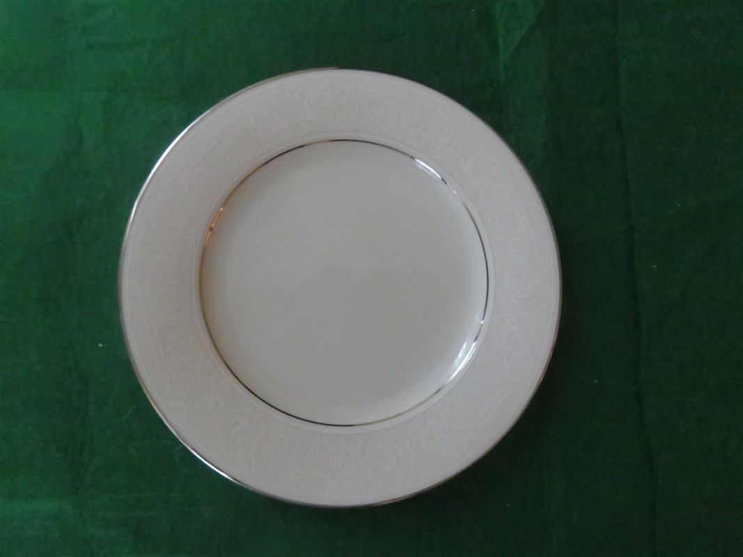 101149L1 (1067 x 800) Bridal Lace by Towne Bread Plate – Fine China with Gold Trim Rim 1