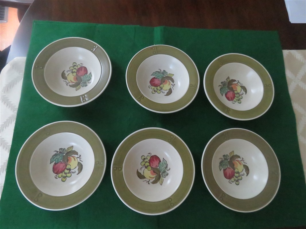 101151L1 (1067 x 800) Metlox Poppytrail Provincial Fruit Avocado Rim Dessert Plates 1