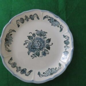 Poppytrail Colonial Garden Blue Coupe Salad Plate by Metlox 1