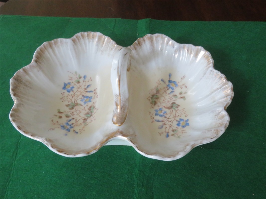 101177L1 (1067 x 800) KPM Krister Germany divided serving dish 1